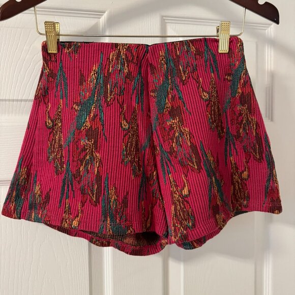 Zara Trafaluc Pink Ribbed Crop Top & Shorts Set – Trendy & Comfy Matching Outfit - Picture 4 of 9